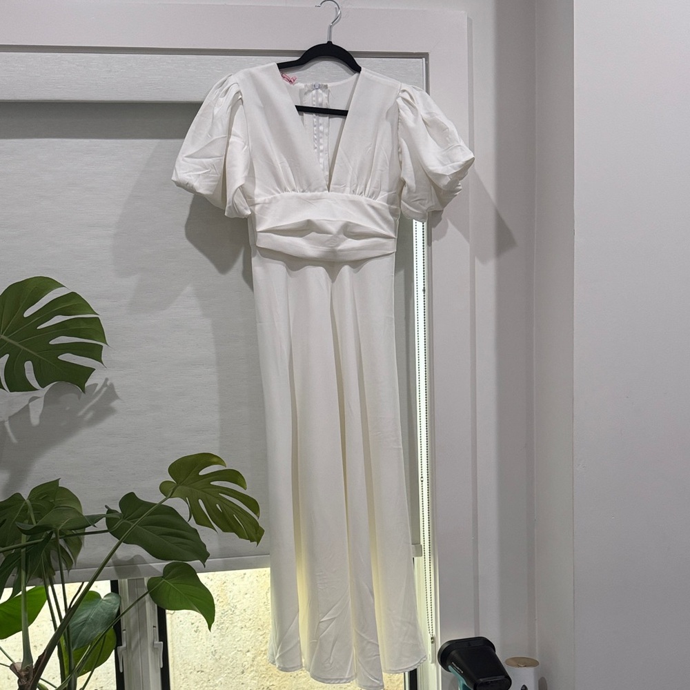 Elegant White Puff Sleeve Dress